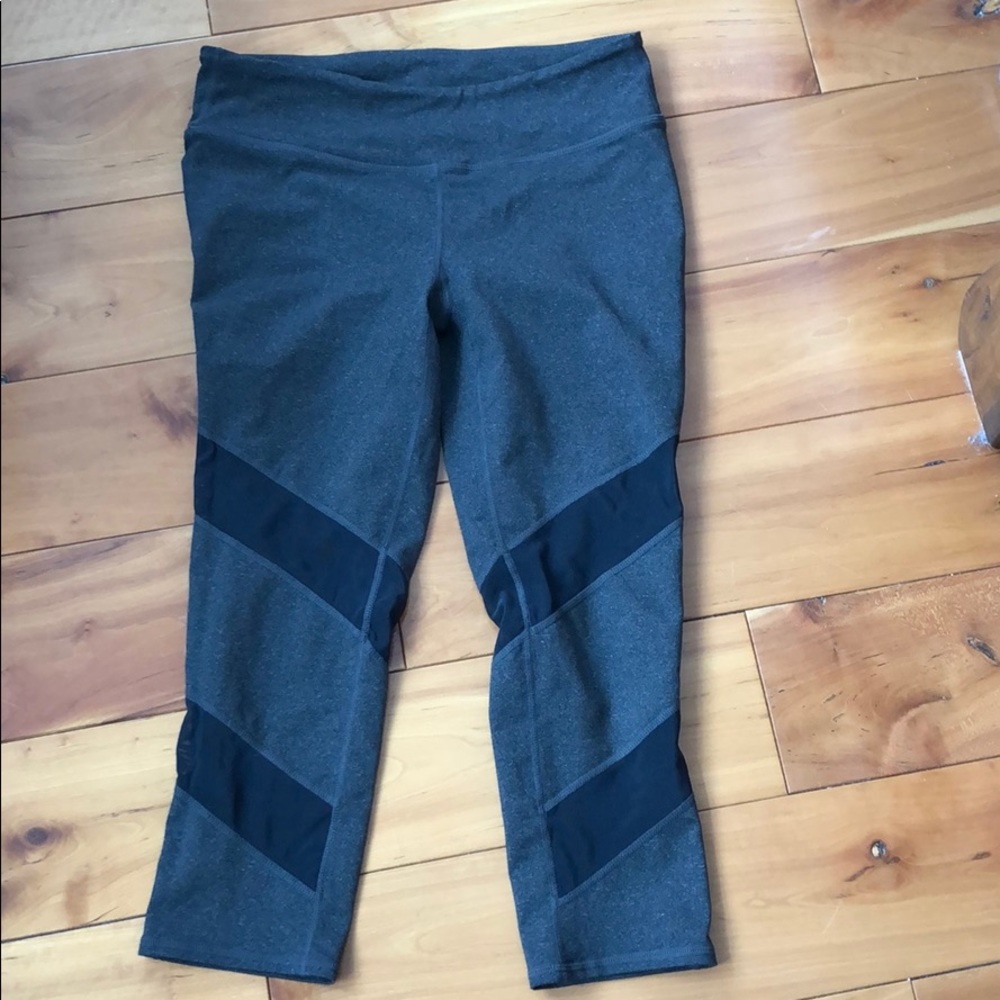 Fabletics cropped leggings w side panels